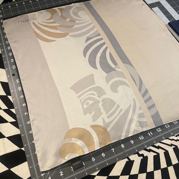 Nibrare  FreyWille  Silk scarf: /  Gavroche Magic Sphinx - Picture 3 of 9